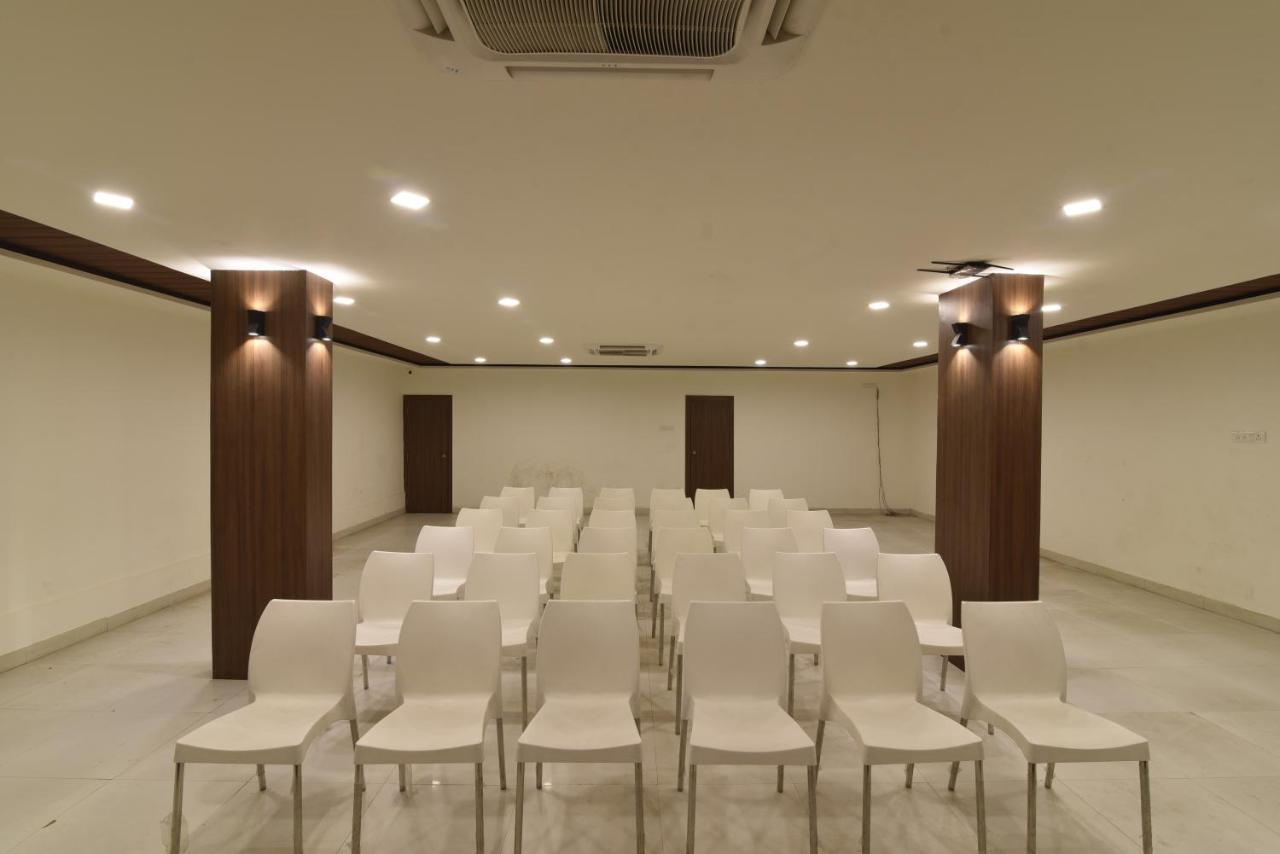 Hotel Clove Bijāpur Exterior foto